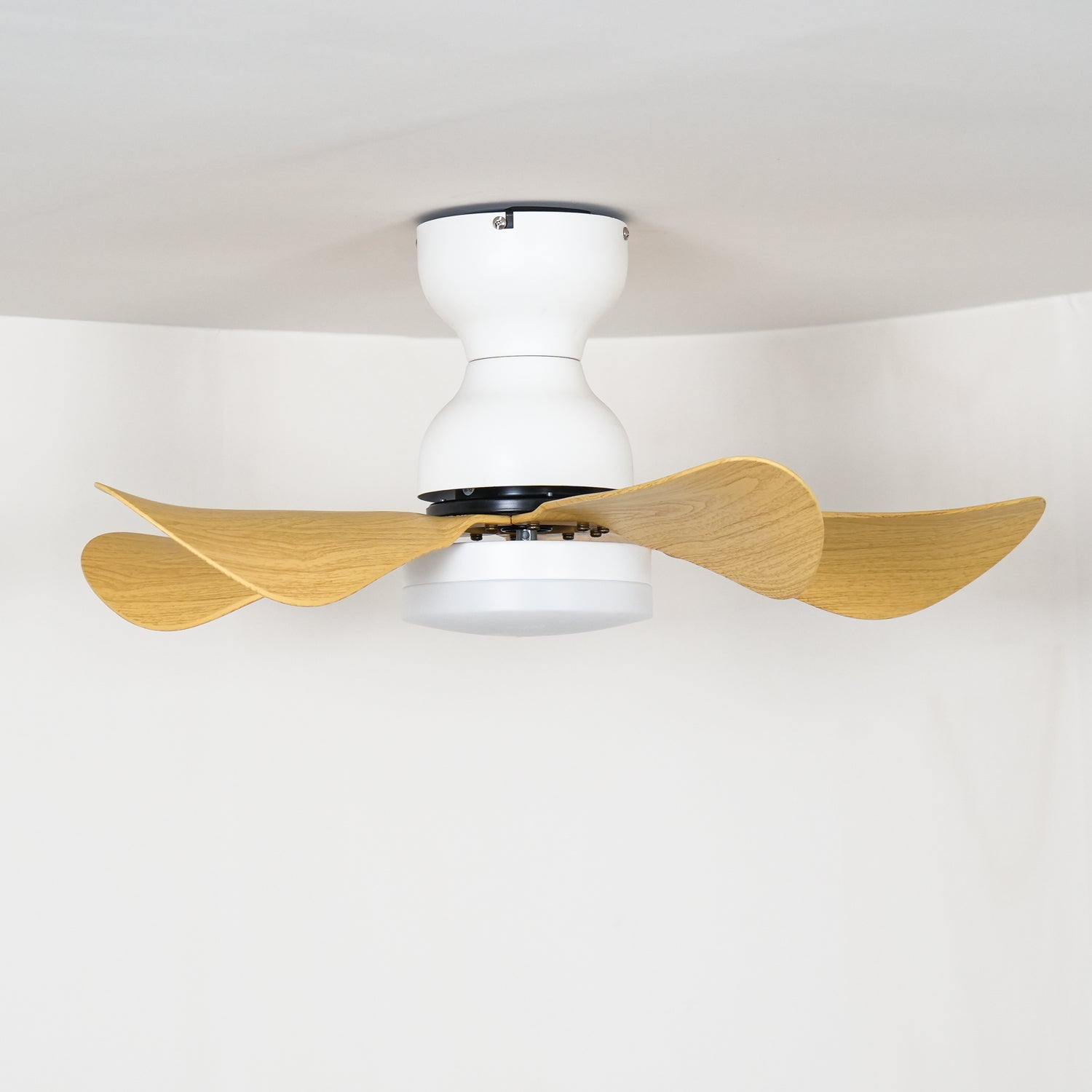 Ventilatore da soffitto Callen con luce effetto legno, finitura Effetto Legno Noce