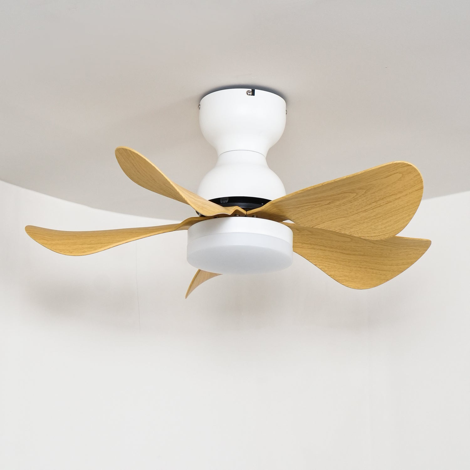 Ventilatore da soffitto Callen con luce effetto legno, finitura Bianca