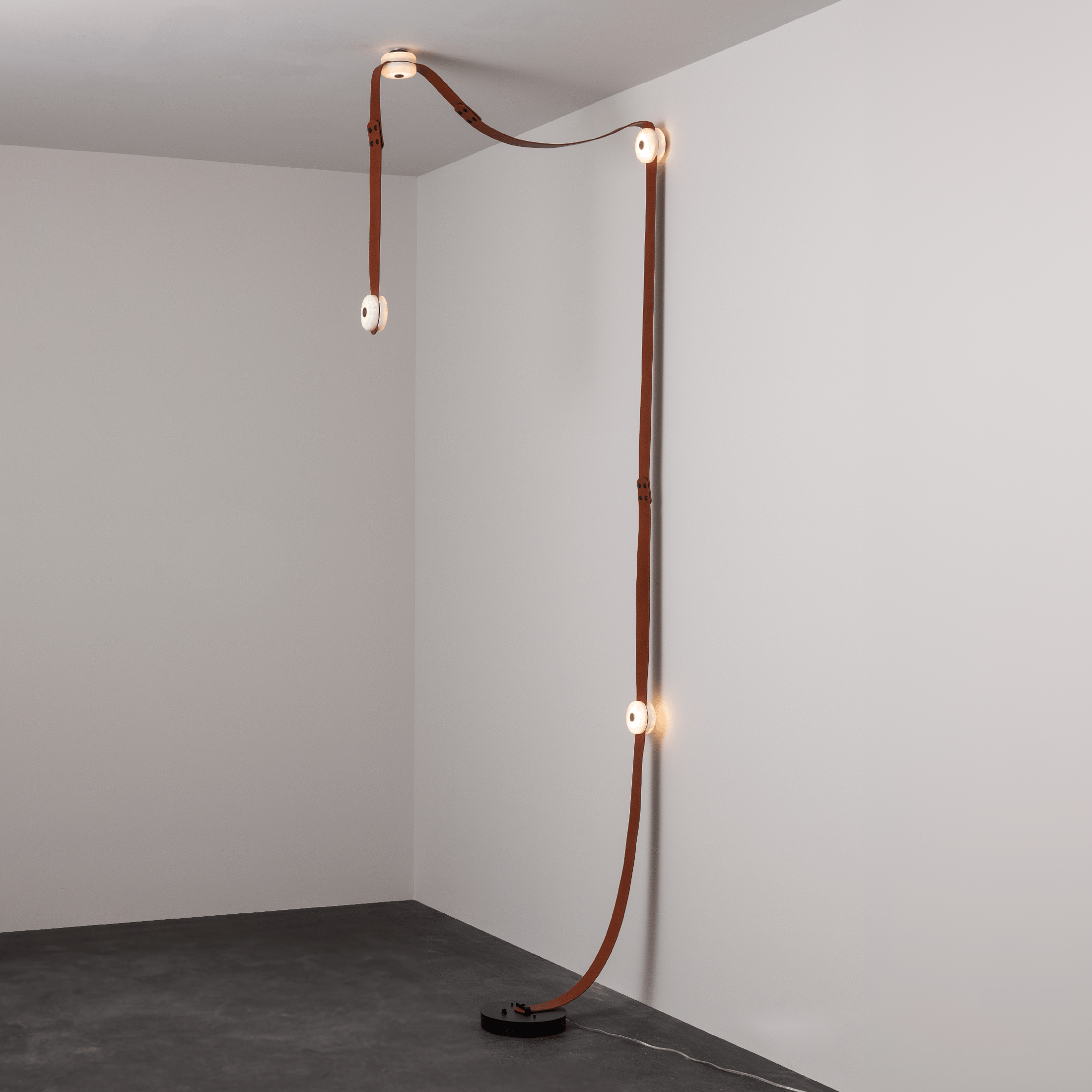 Snaps LED Floor-to-Ceiling Lamp - Lamp Copper
