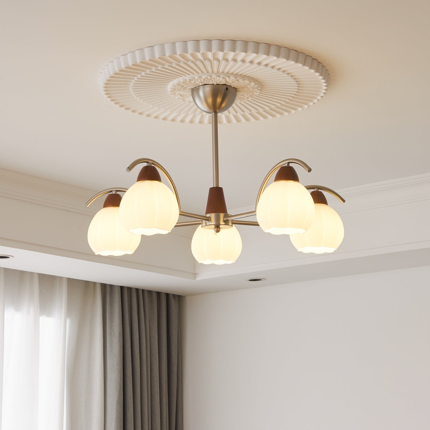 Soluna Bloom Chandelier - Blowlighting