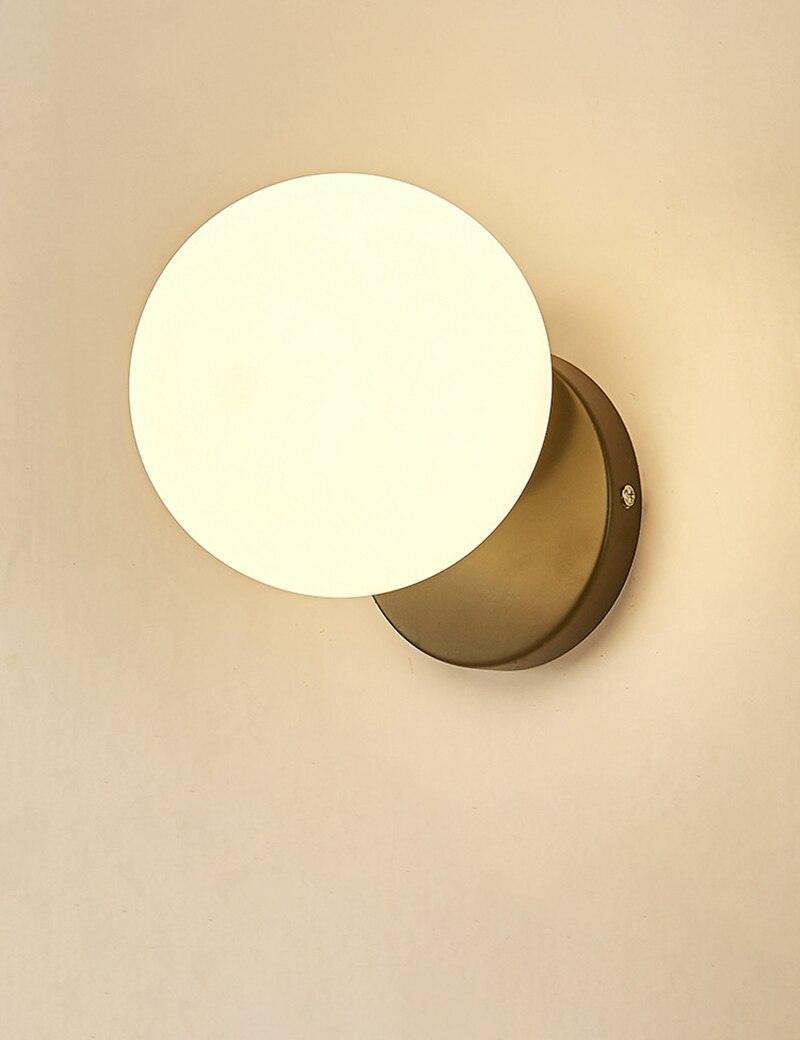 Tip of The Tongue Wall Lamp - Blowlighting