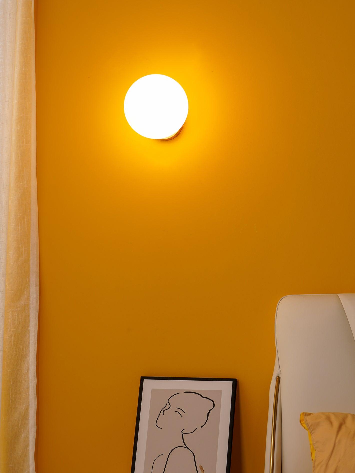 Tip of The Tongue Wall Lamp - Blowlighting