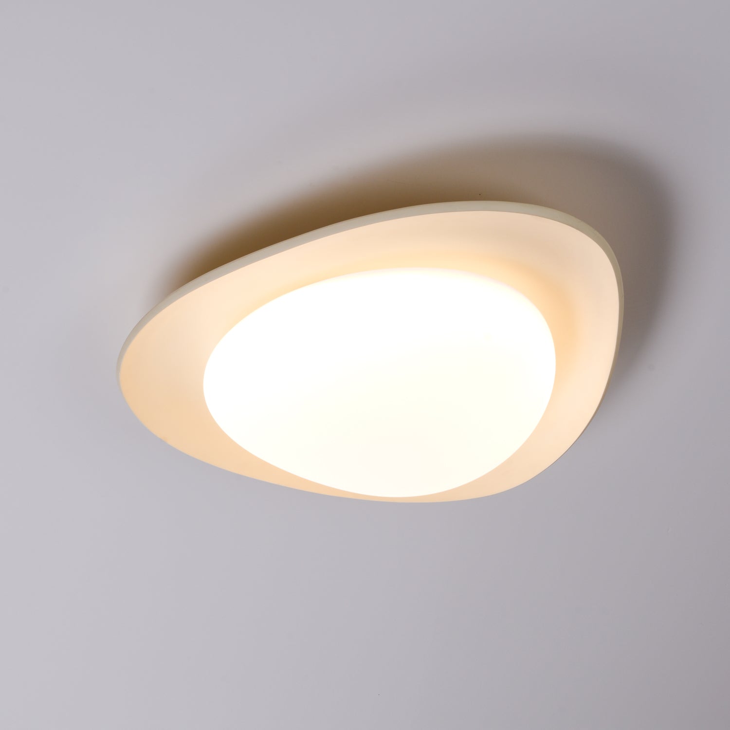 Aria Lampada da Soffitto Verde e Beige con Forma a Ciottolo