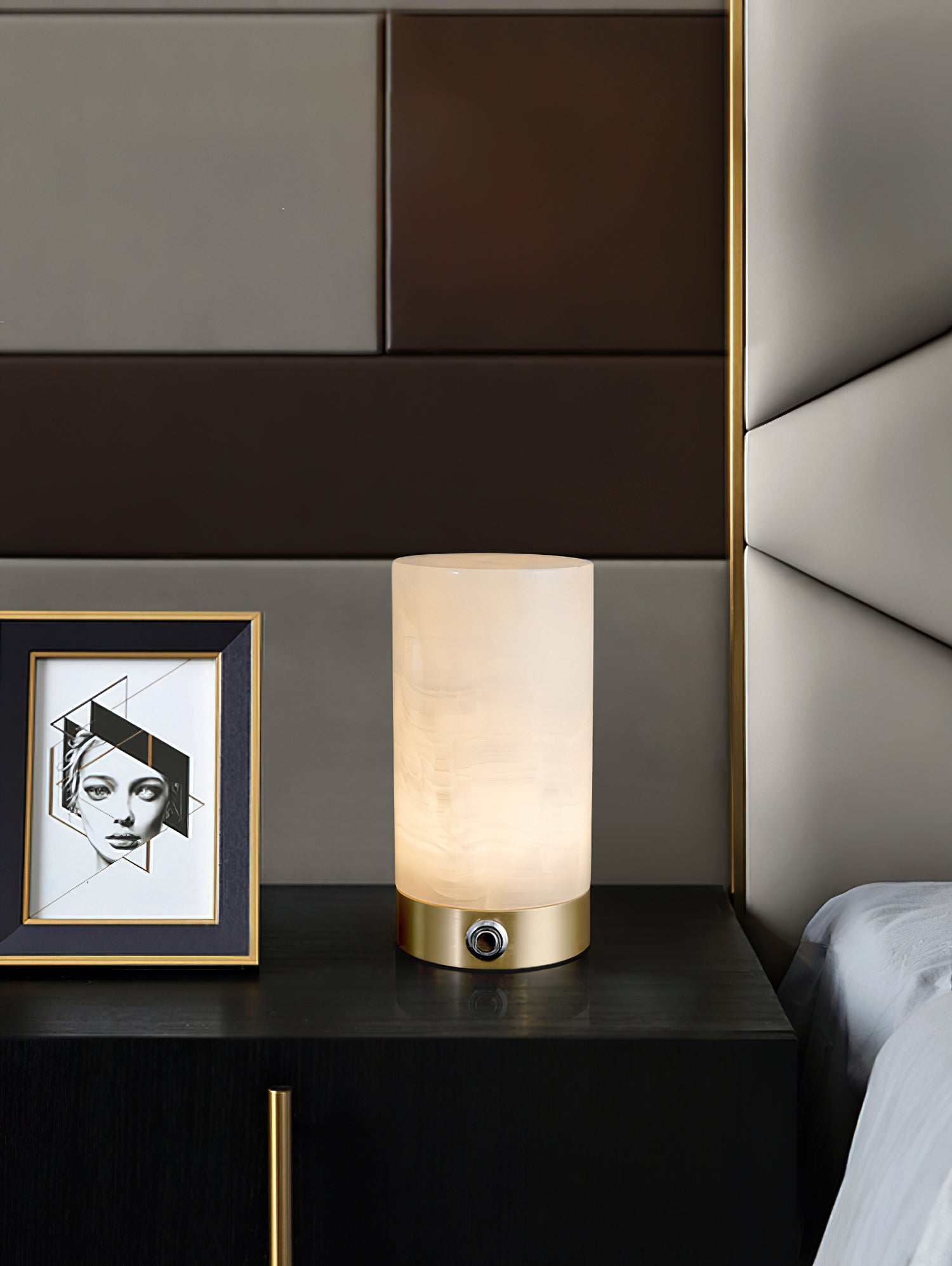 Totem Alabaster Table Lamp (built-in battery) - Lamp Copper