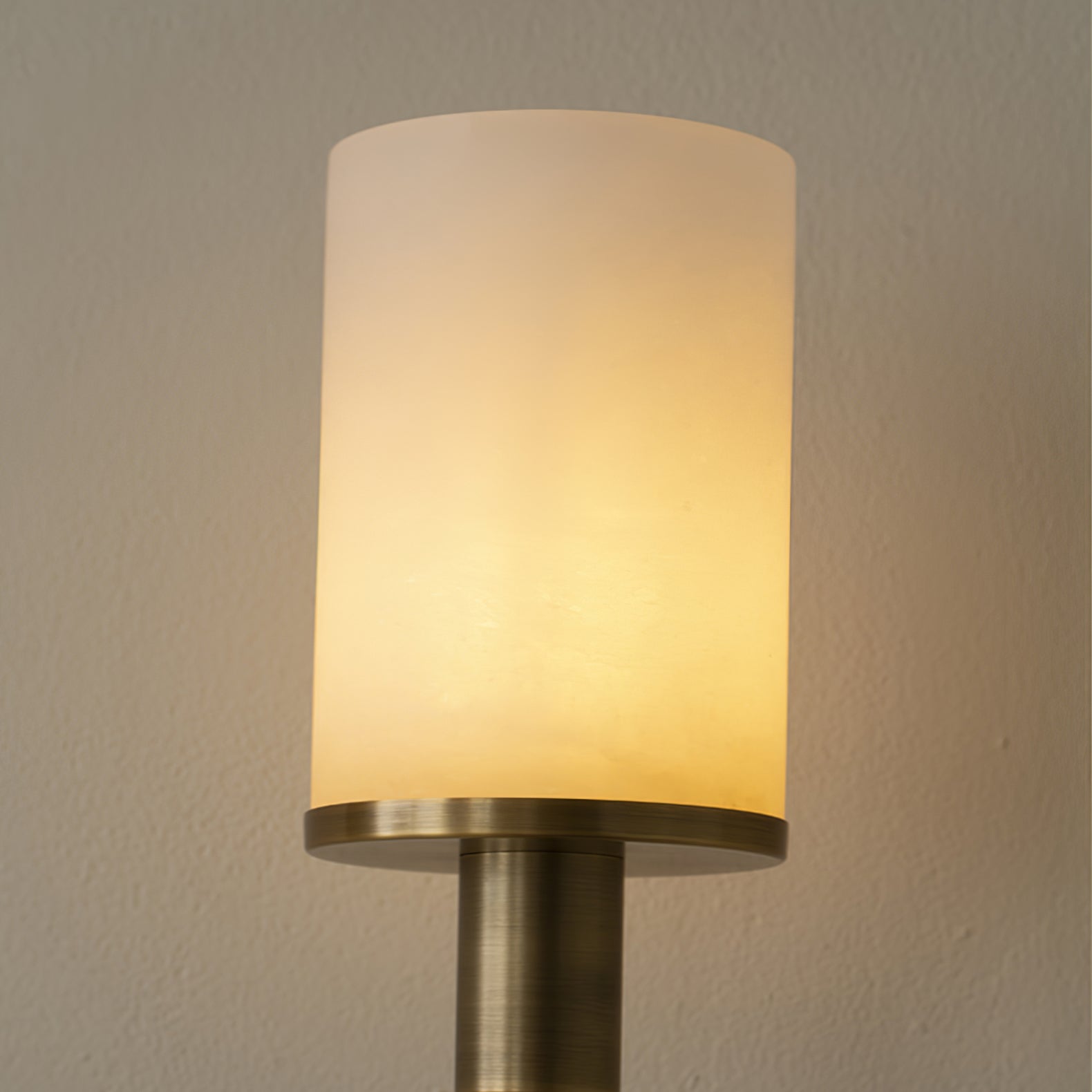 Tracie Classic Sconce - Blowlighting
