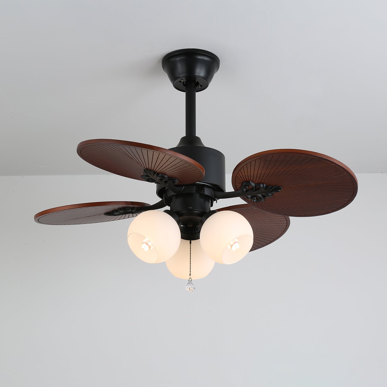 Ventilatore Solara in un ambiente commerciale interno, come un caffè.
