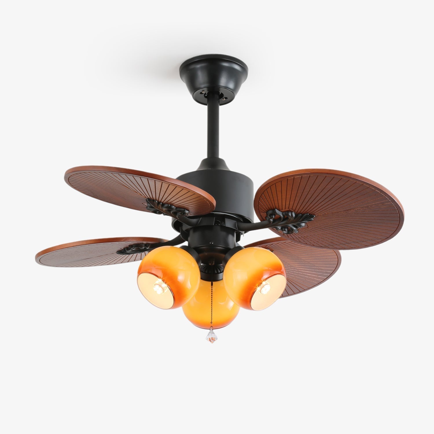 Ventilatore da soffitto Solara Tropicale con pale effetto legno noce, vista d'insieme.
