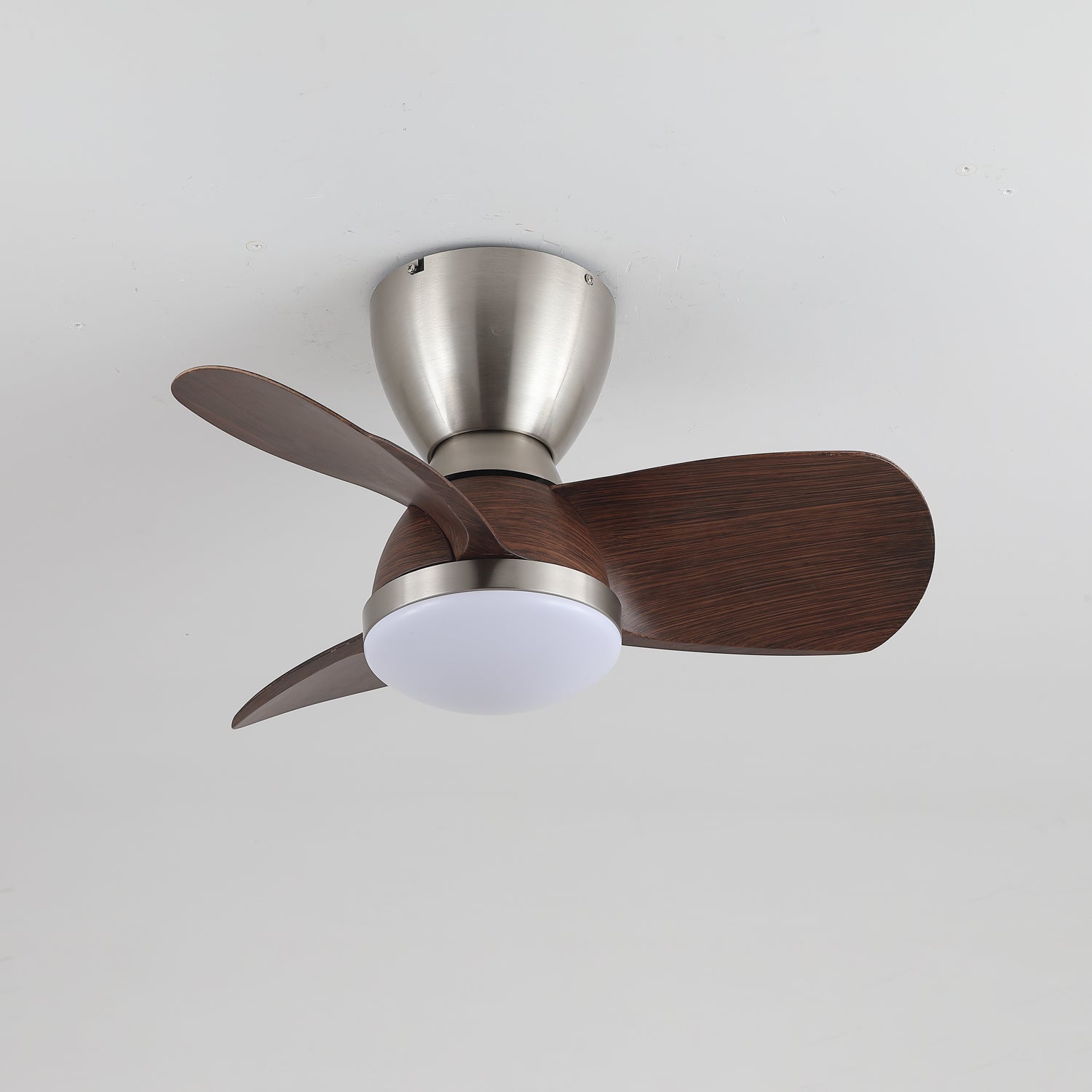 Ventilatore da Soffitto con Luce Elora con pale in movimento