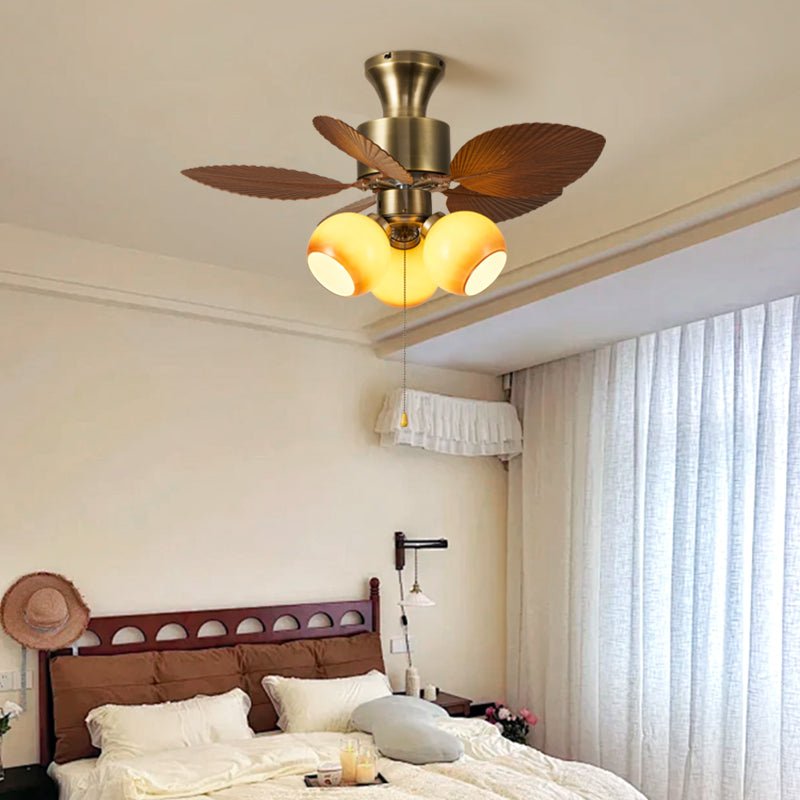 Ventilatore da Soffitto Gulliver Vintage con Pale a Foglia in un ambiente soggiorno moderno