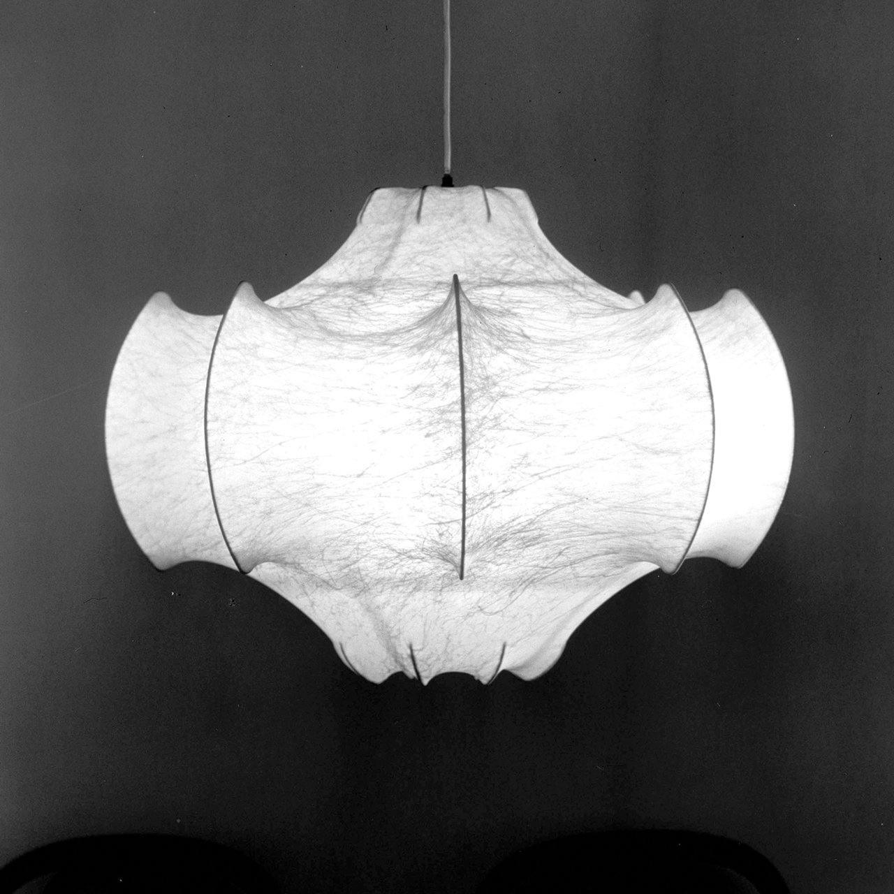 Veil Cocoon Pendant Lamp - Blowlighting