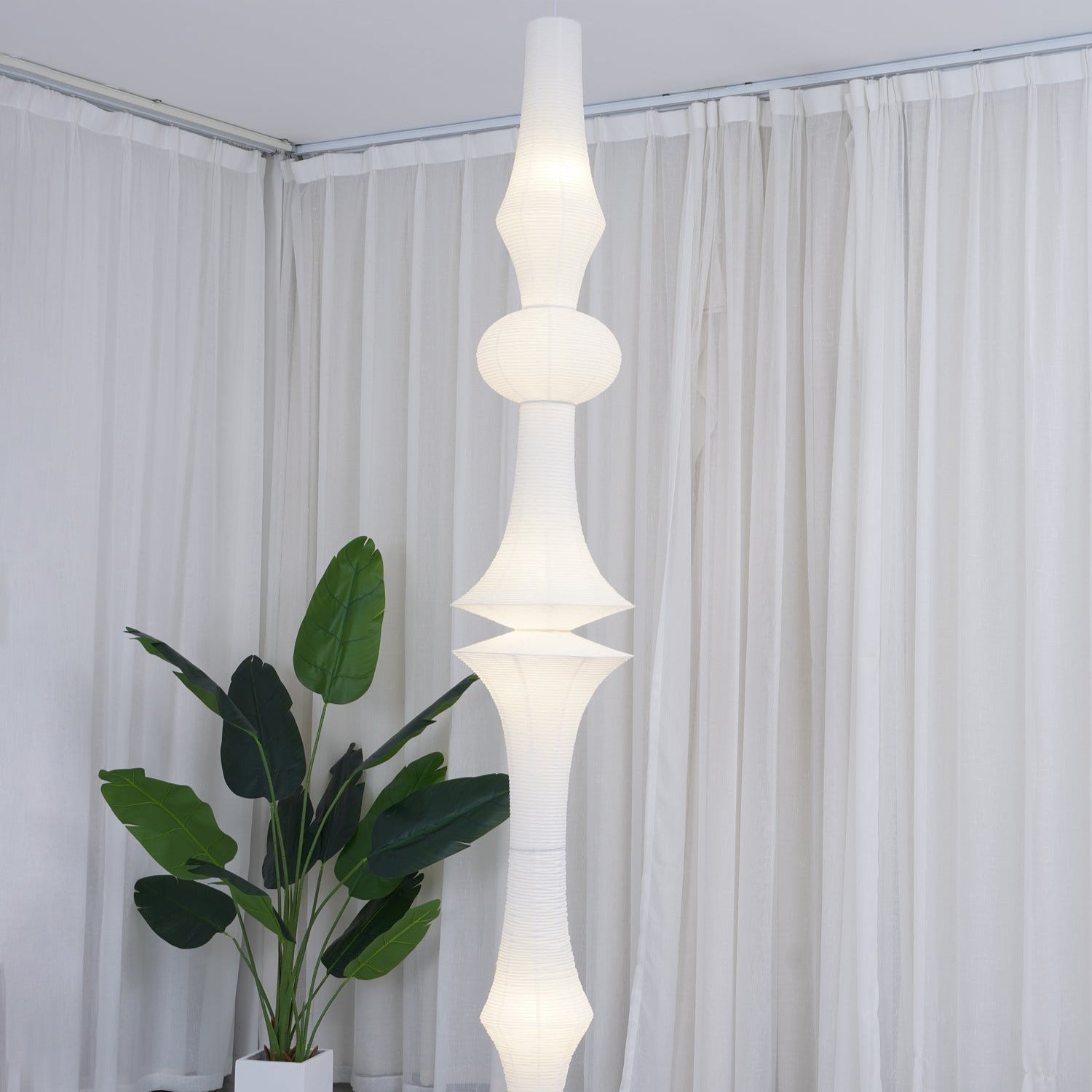 Ritta Lampada a Sospensione Verticale Scultorea in Carta