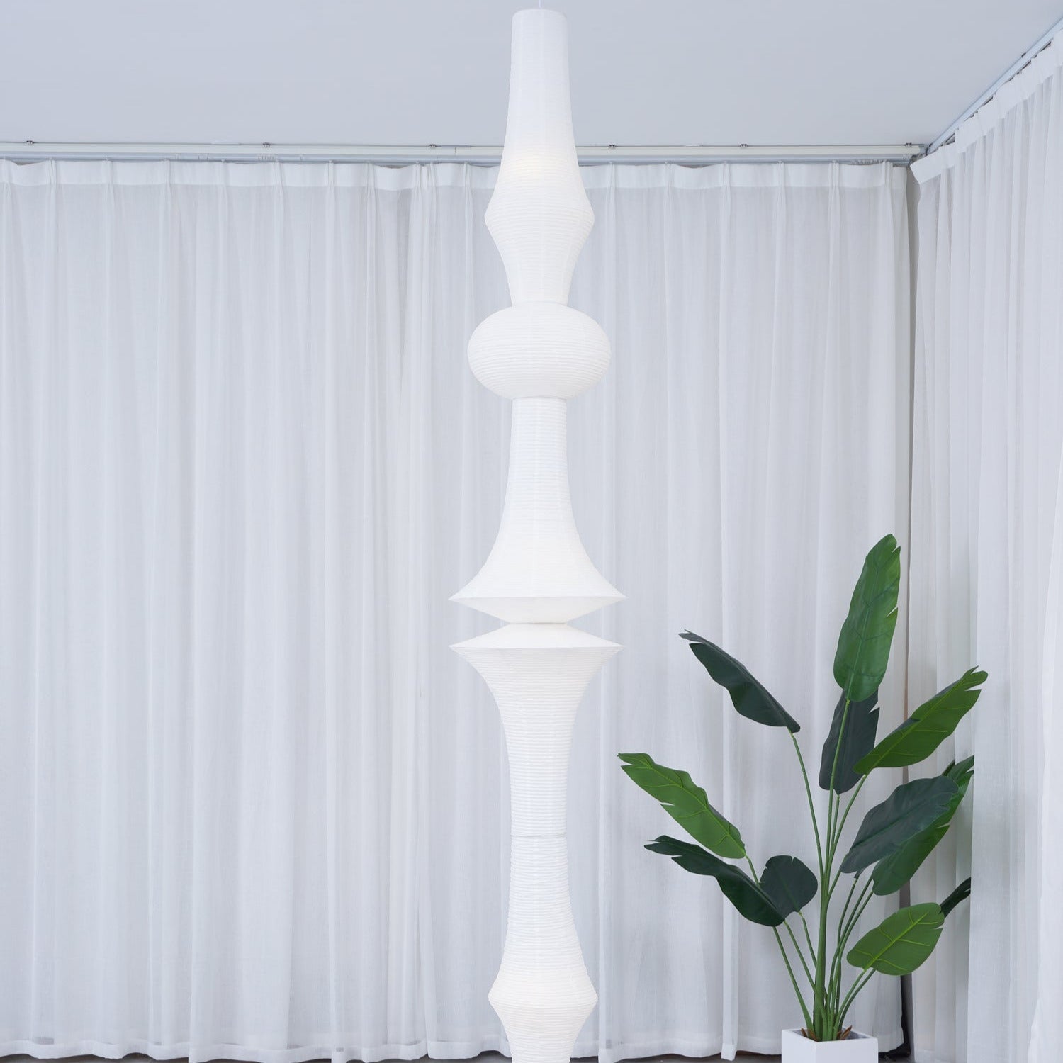 Ritta Lampada a Sospensione Verticale Scultorea in Carta