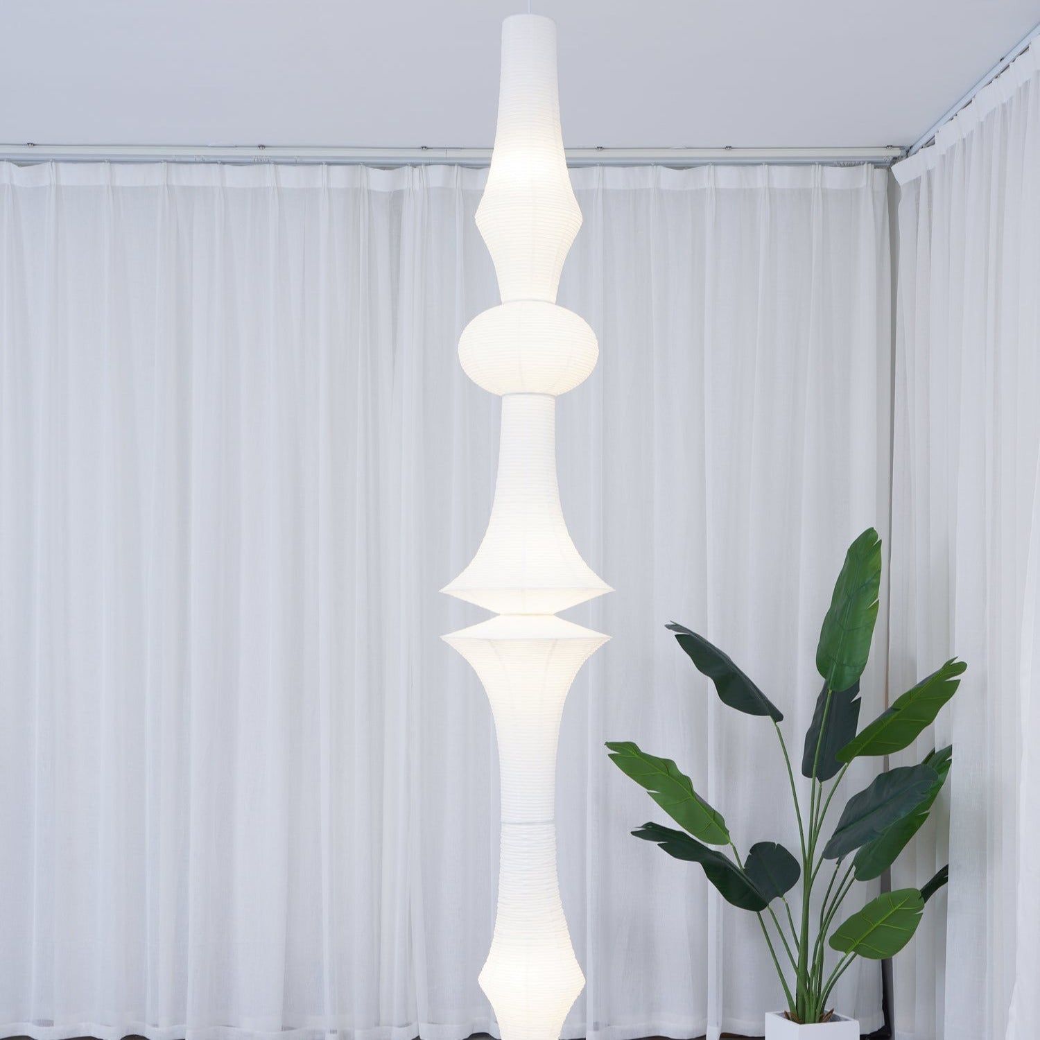 Ritta Lampada a Sospensione Verticale Scultorea in Carta