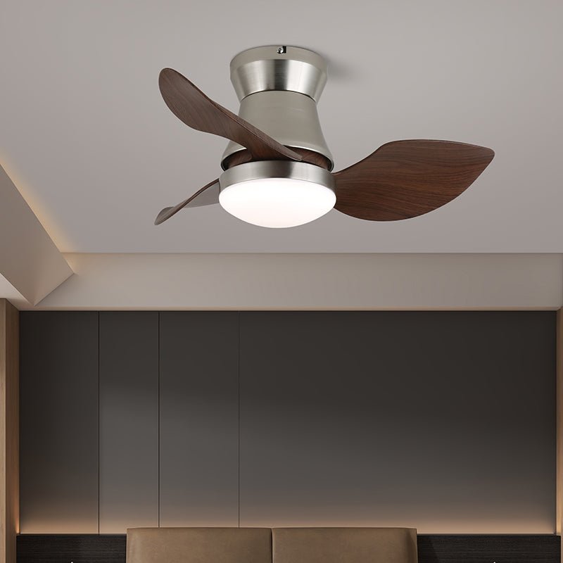 Ventilatore da soffitto Luvora con luce, vista dall'alto delle pale