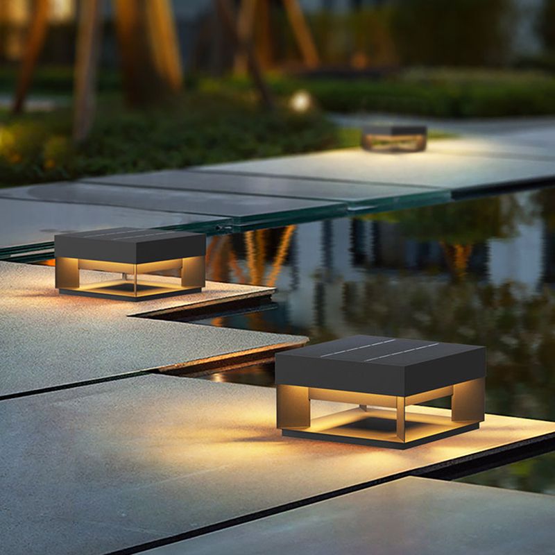 Ray Lampada da Esterno LED Metallo Quadrata Solare Post Moderna