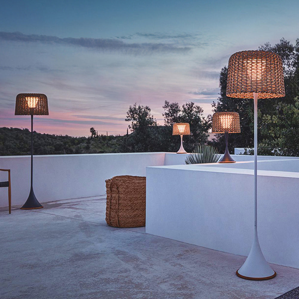 Ritta Moderno LED Impermeabile Esterni Lampada da Terra Rattan Metallo Corridoio/Giardino