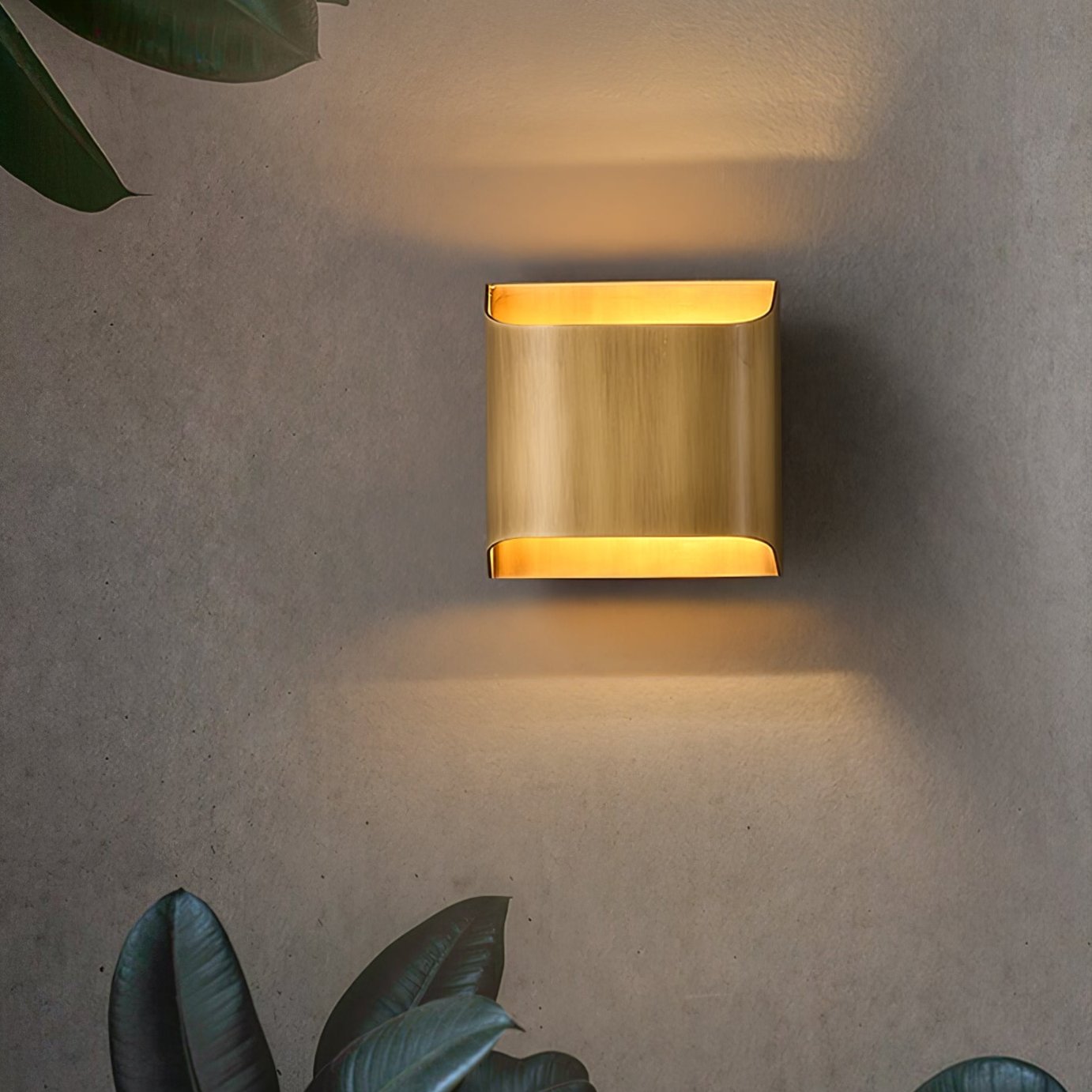 Leclerc Brass Wall Lamp - Blowlighting