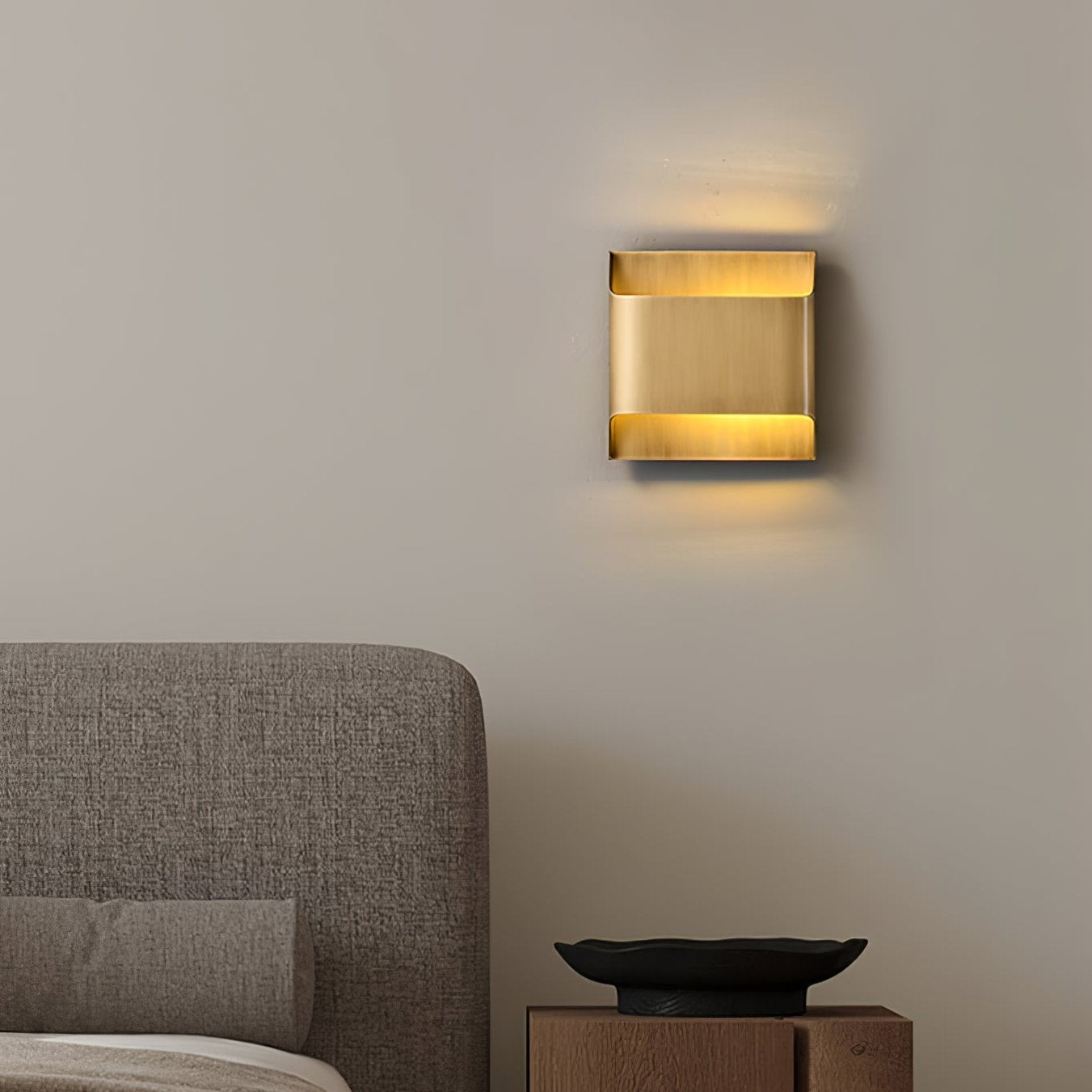 Leclerc Brass Wall Lamp - Blowlighting