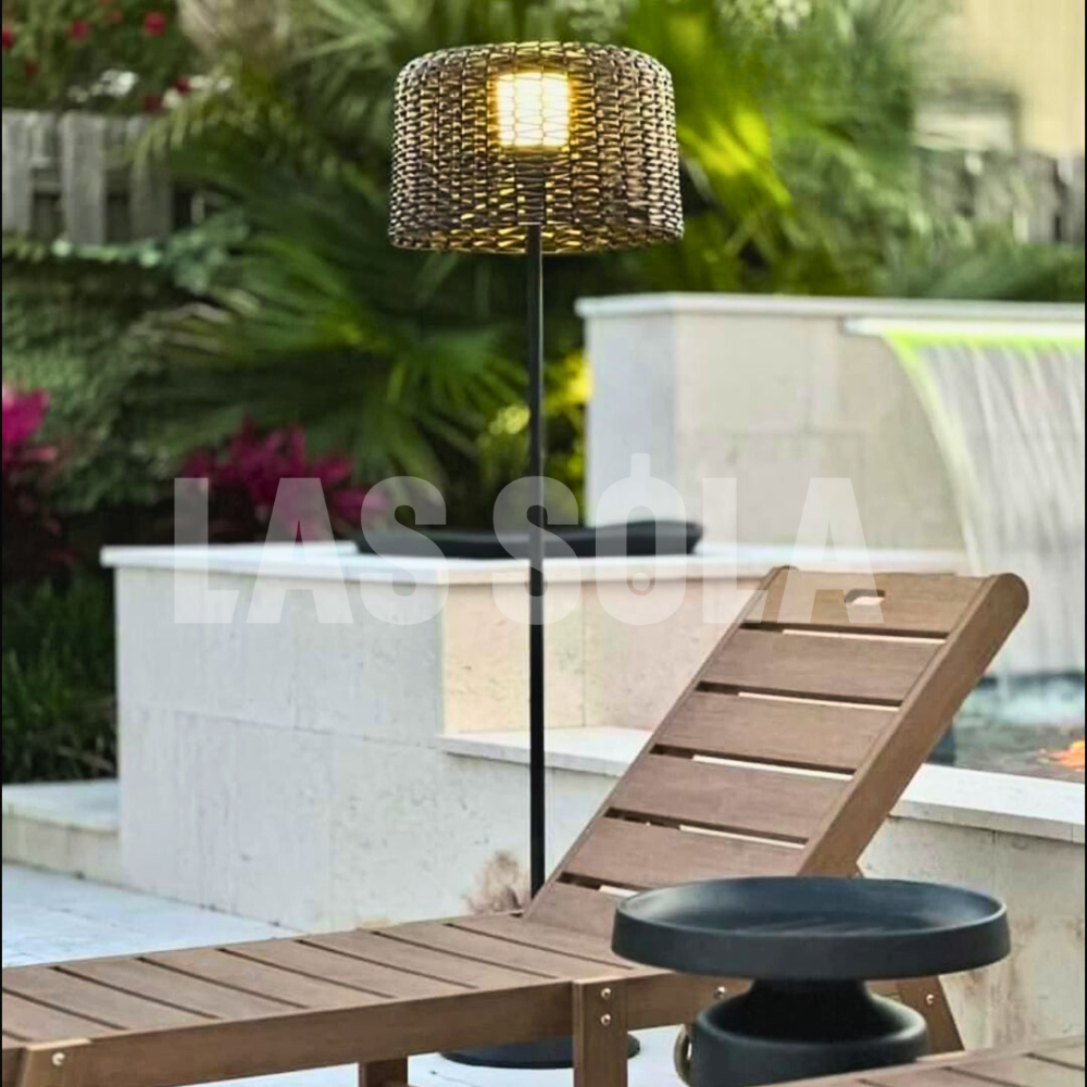 Ritta Moderno LED Impermeabile Esterni Lampada da Terra Rattan Metallo Corridoio/Giardino