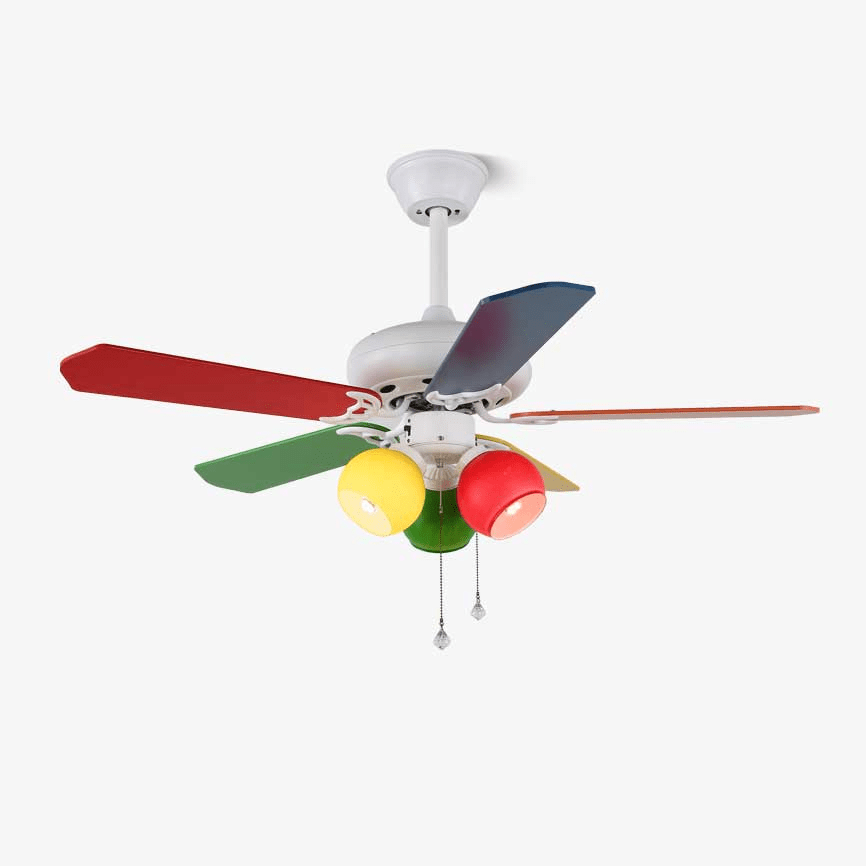 Ventilatore da Soffitto Giocoso Carlo con Luce in un ambiente.