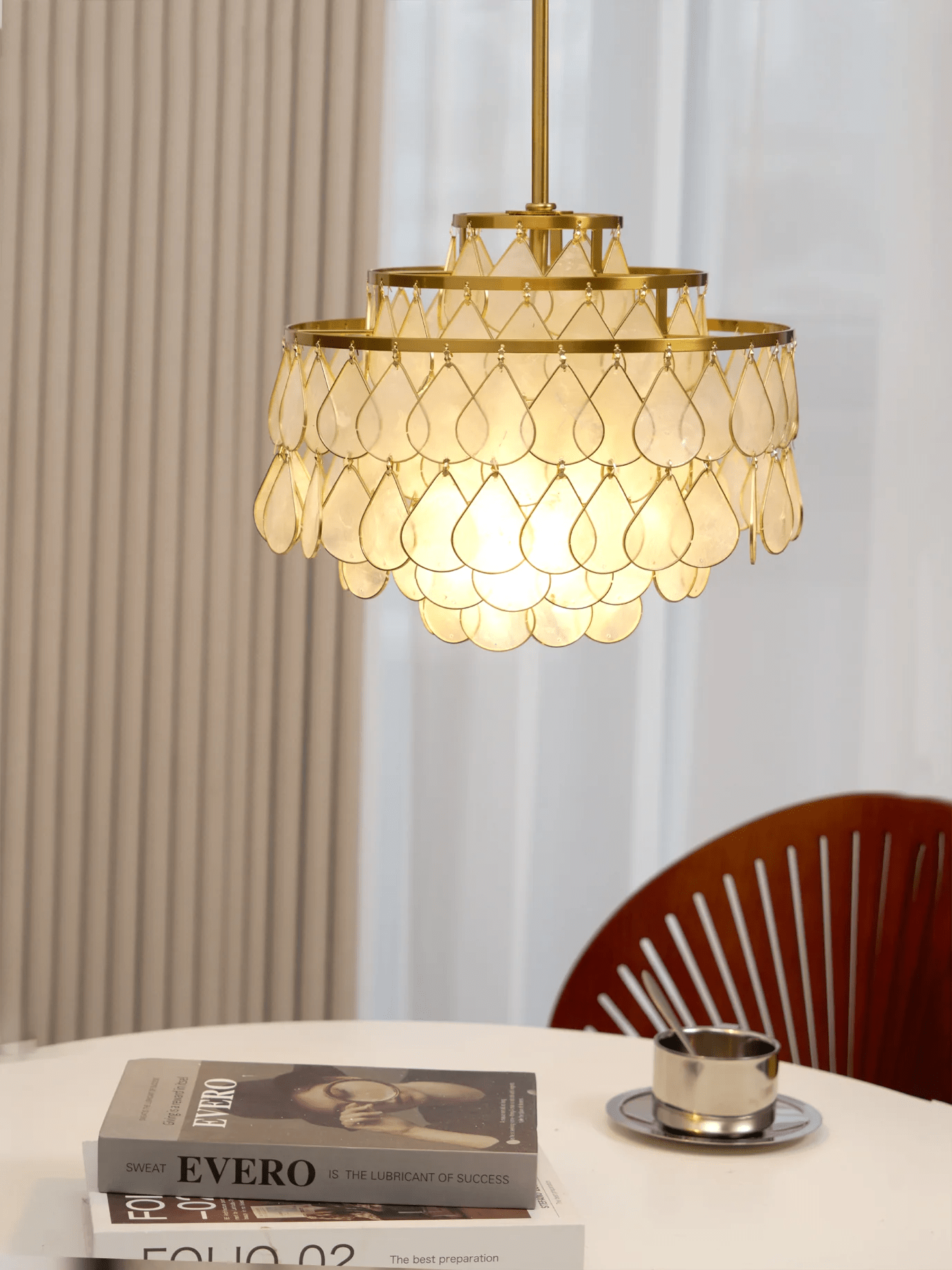 Teardrops Shell Chandelier - Blowlighting