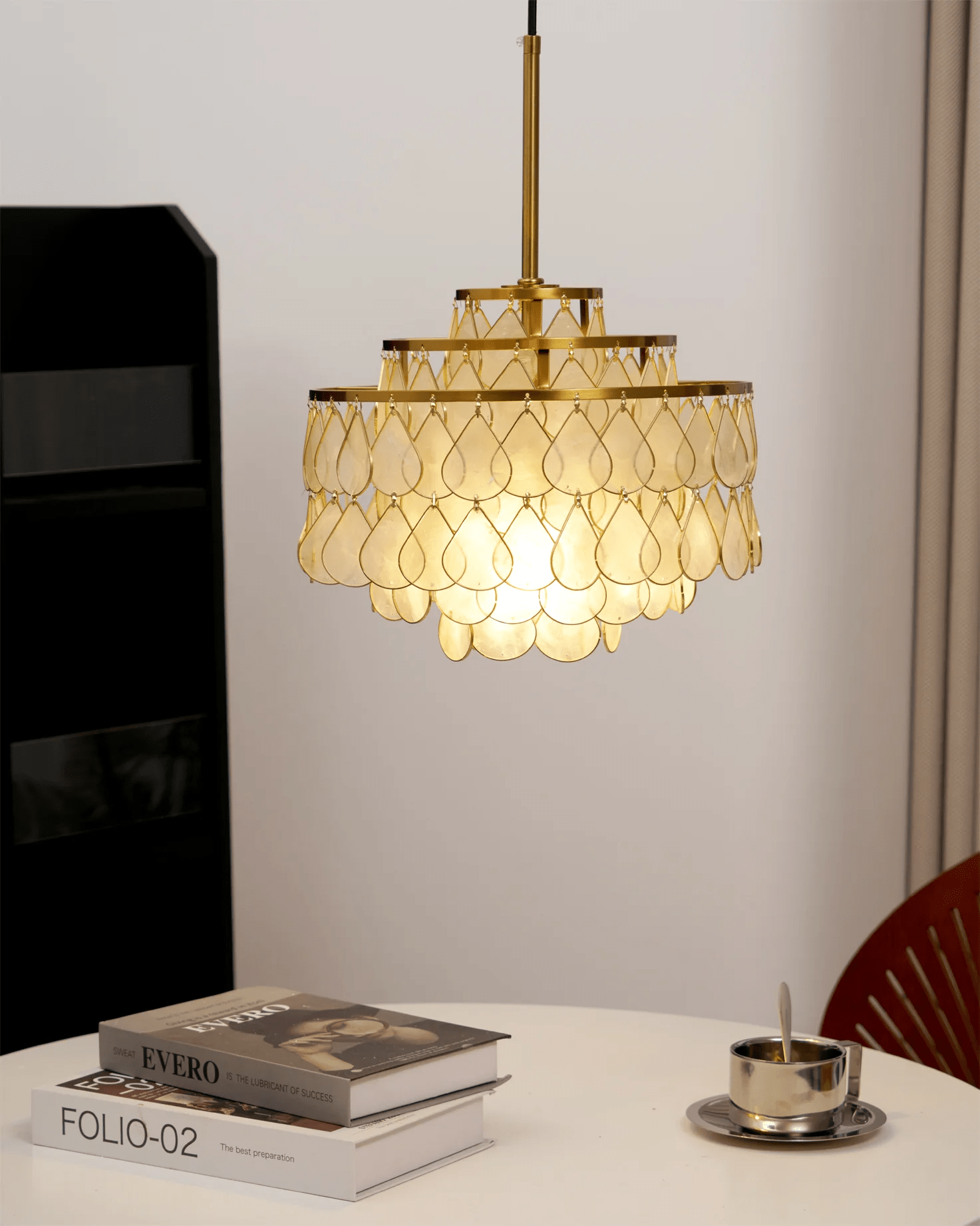 Teardrops Shell Chandelier - Blowlighting