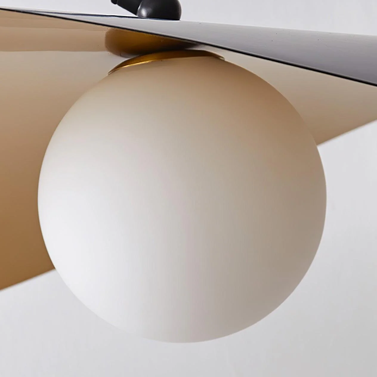 Arcflow Dynamic Metal Curve Pendant Light - Blowlighting