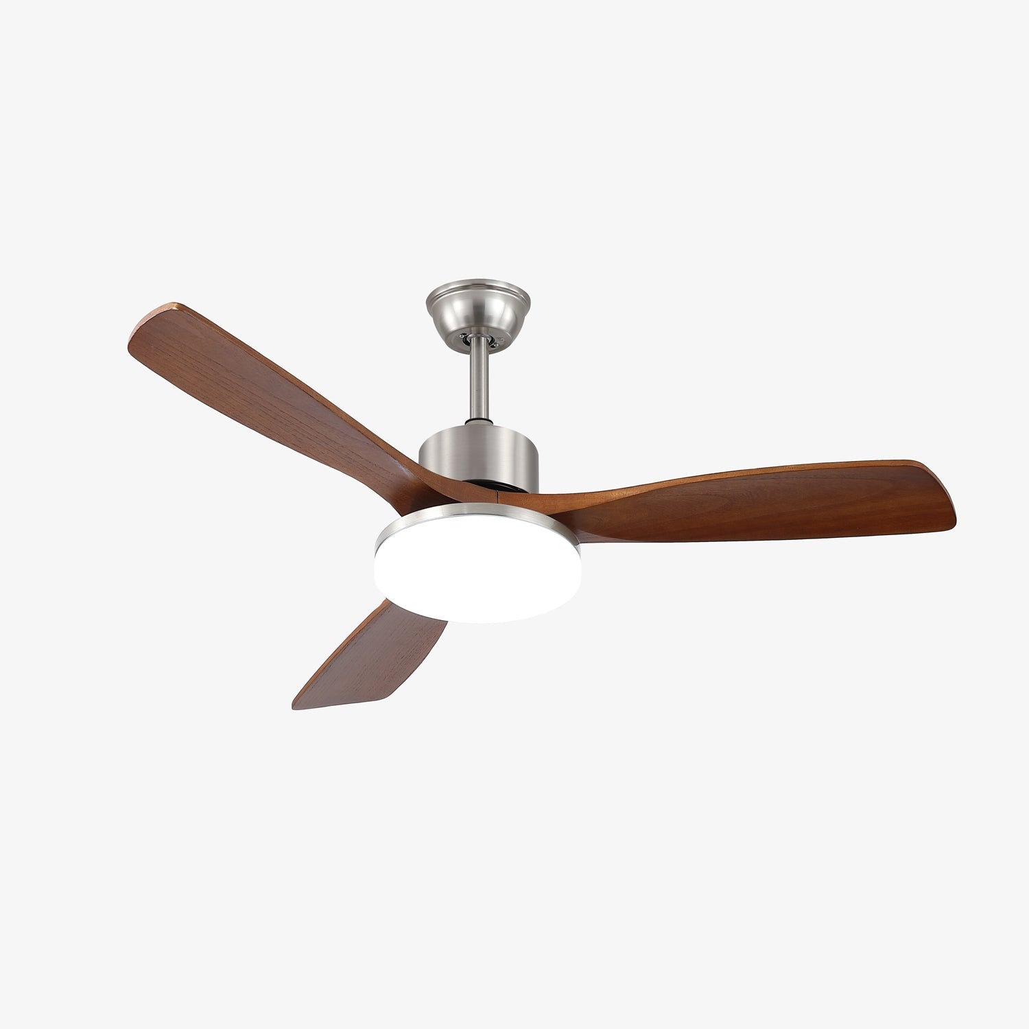 Ventilatore da soffitto Orvian moderno con luce, che ne evidenzia l'eleganza funzionale