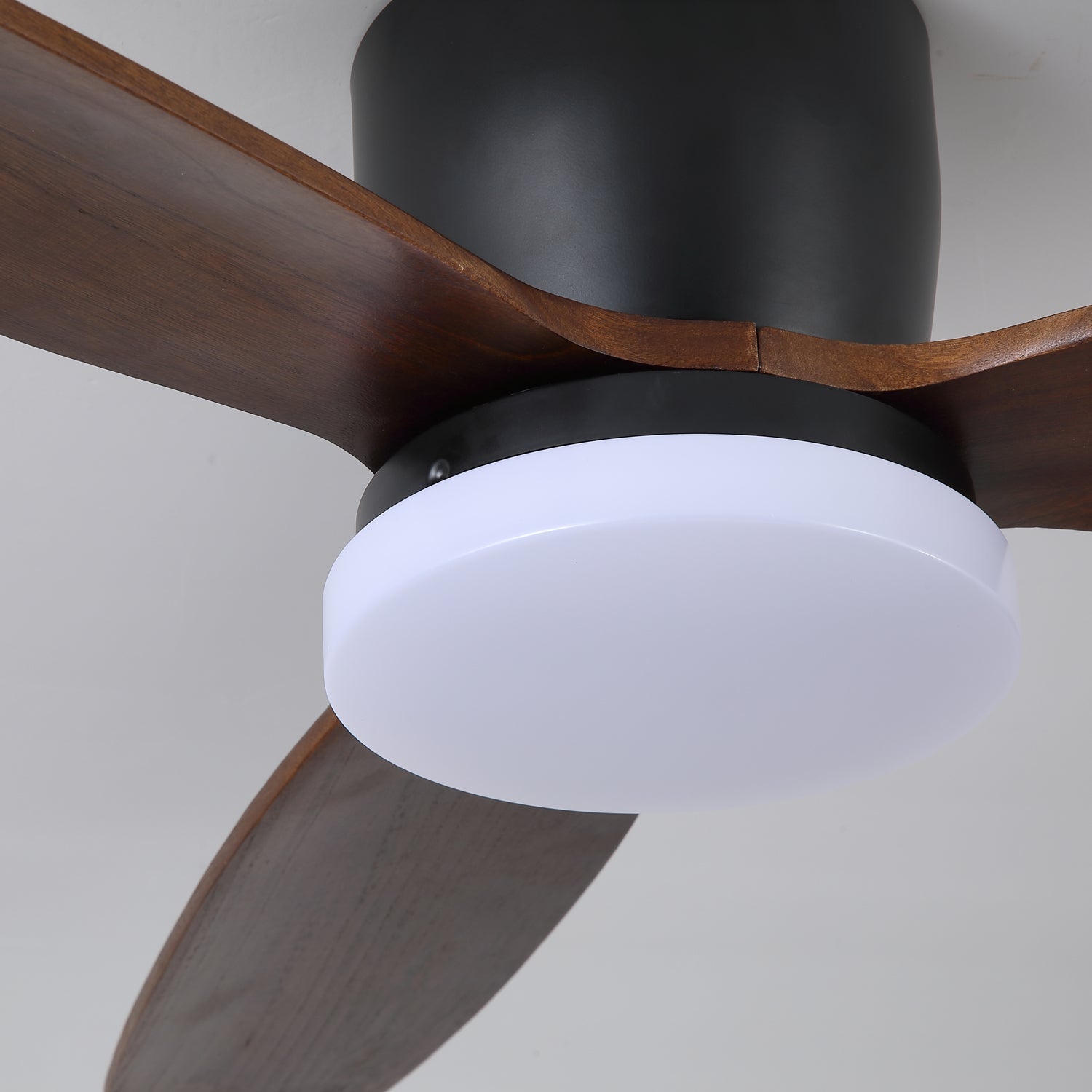 Ventilatore da Soffitto Athyrs installato a soffitto