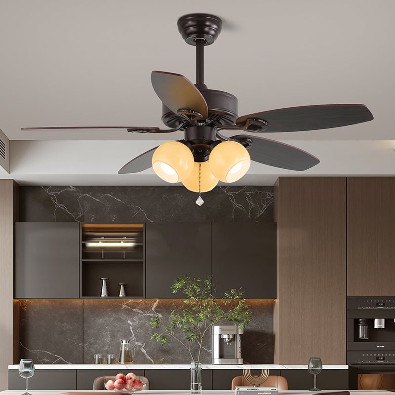 Vista laterale del ventilatore da soffitto Solara Classico in Legno e Vetro