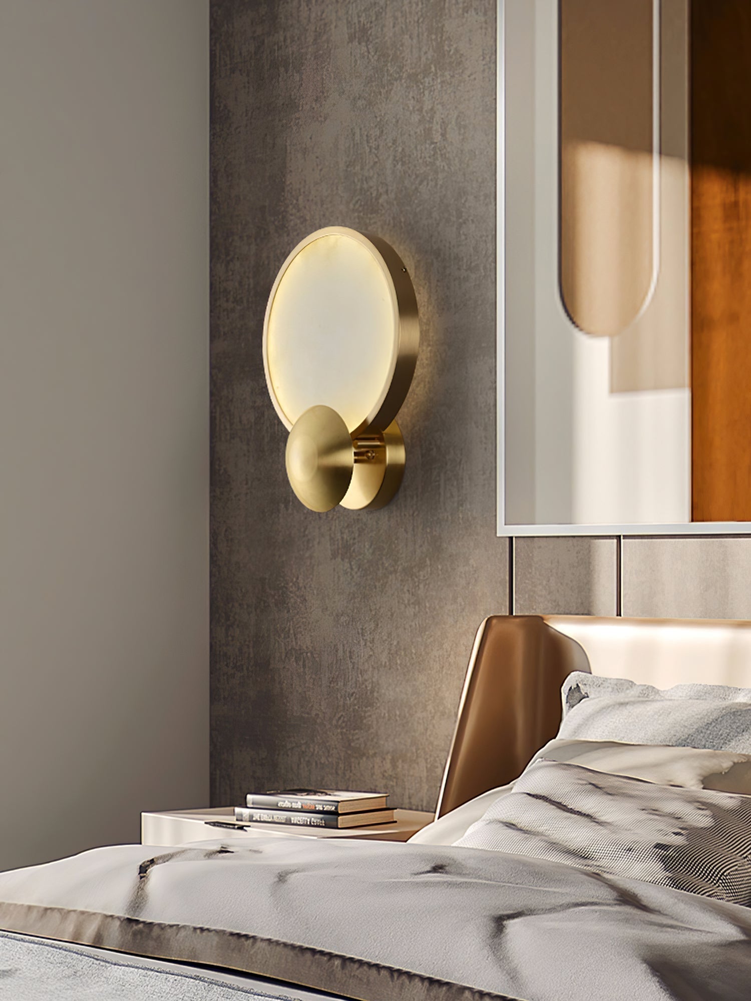 Sol Alabaster Brass Wall Light - Neutralighting