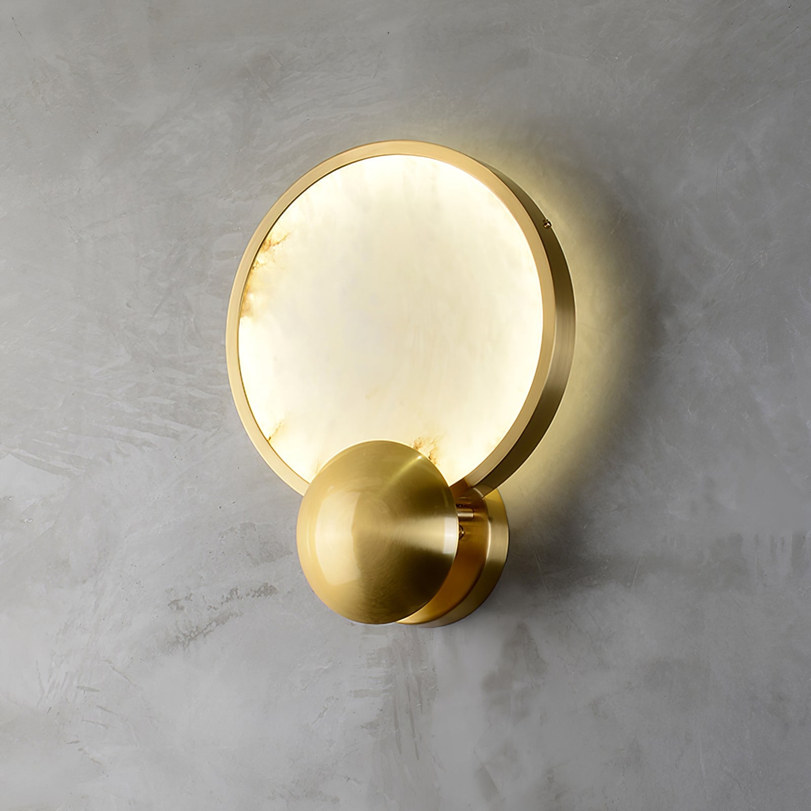 Sol Alabaster Brass Wall Light - Neutralighting