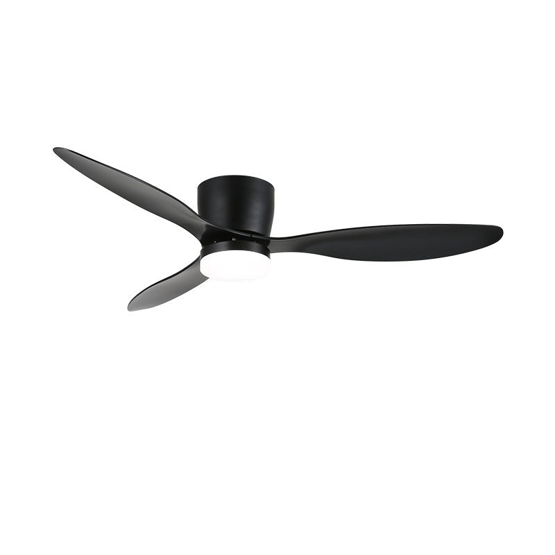 Ventilatore da soffitto Knox con luce che mostra il suo design minimalista.