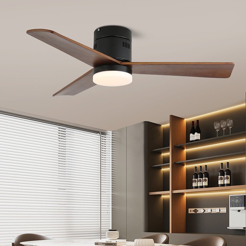 Ventilatore da Soffitto con Luce Eris Minimalista in Legno con il suo telecomando portatile