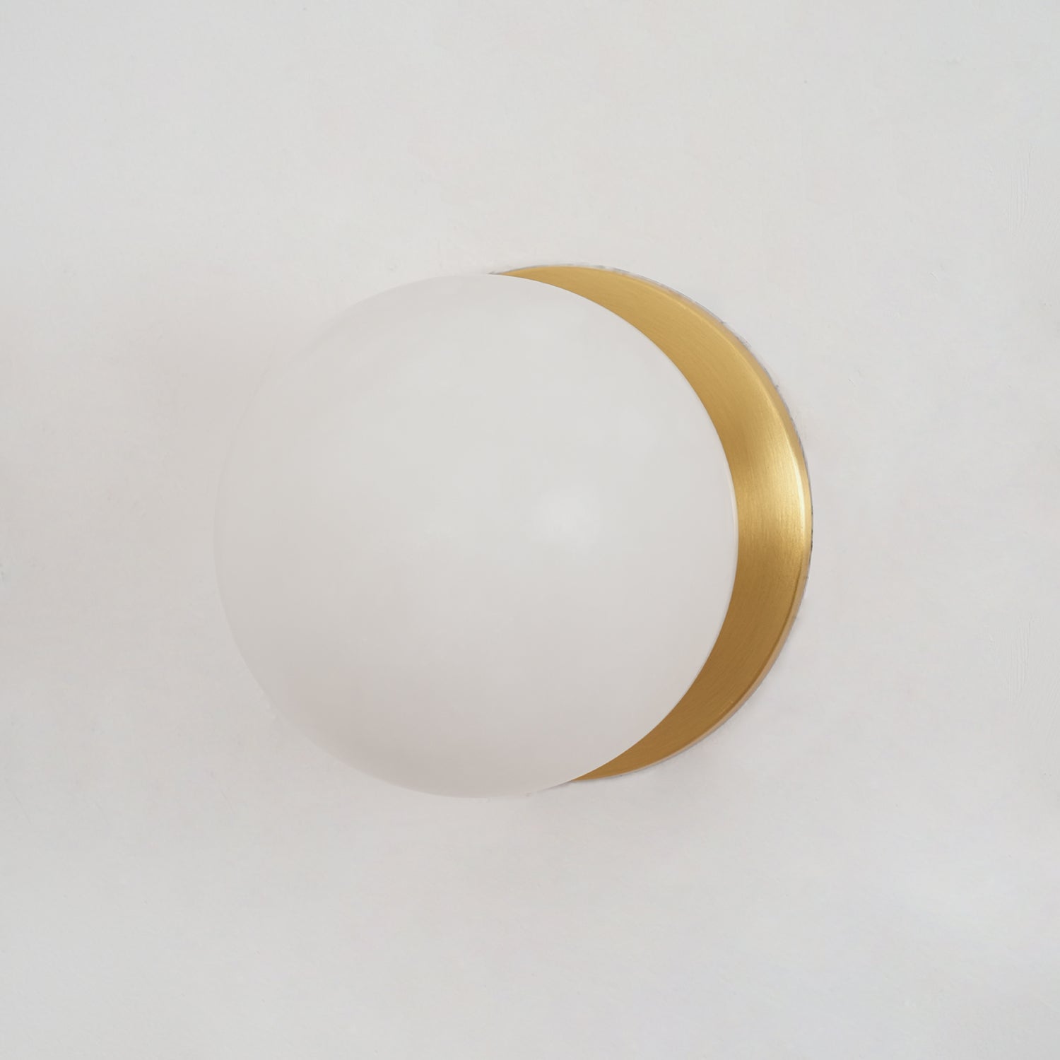 Vevinir Alabaster Globe Wall Light - Neutralighting