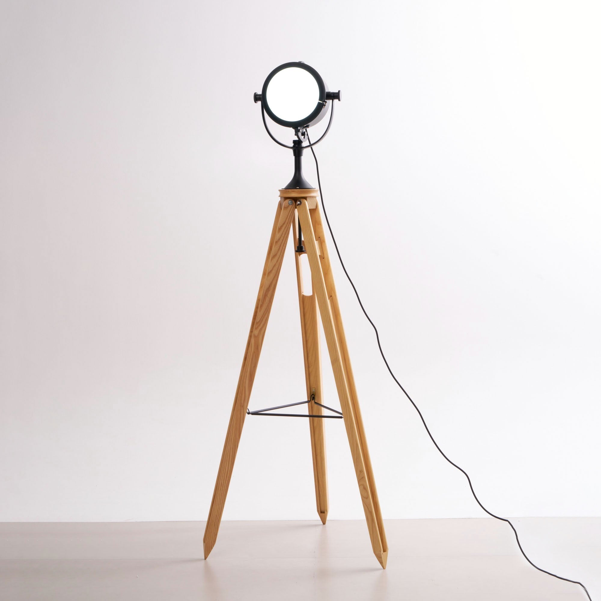 Alfred Tripod Floor Lamp - Lamp Copper