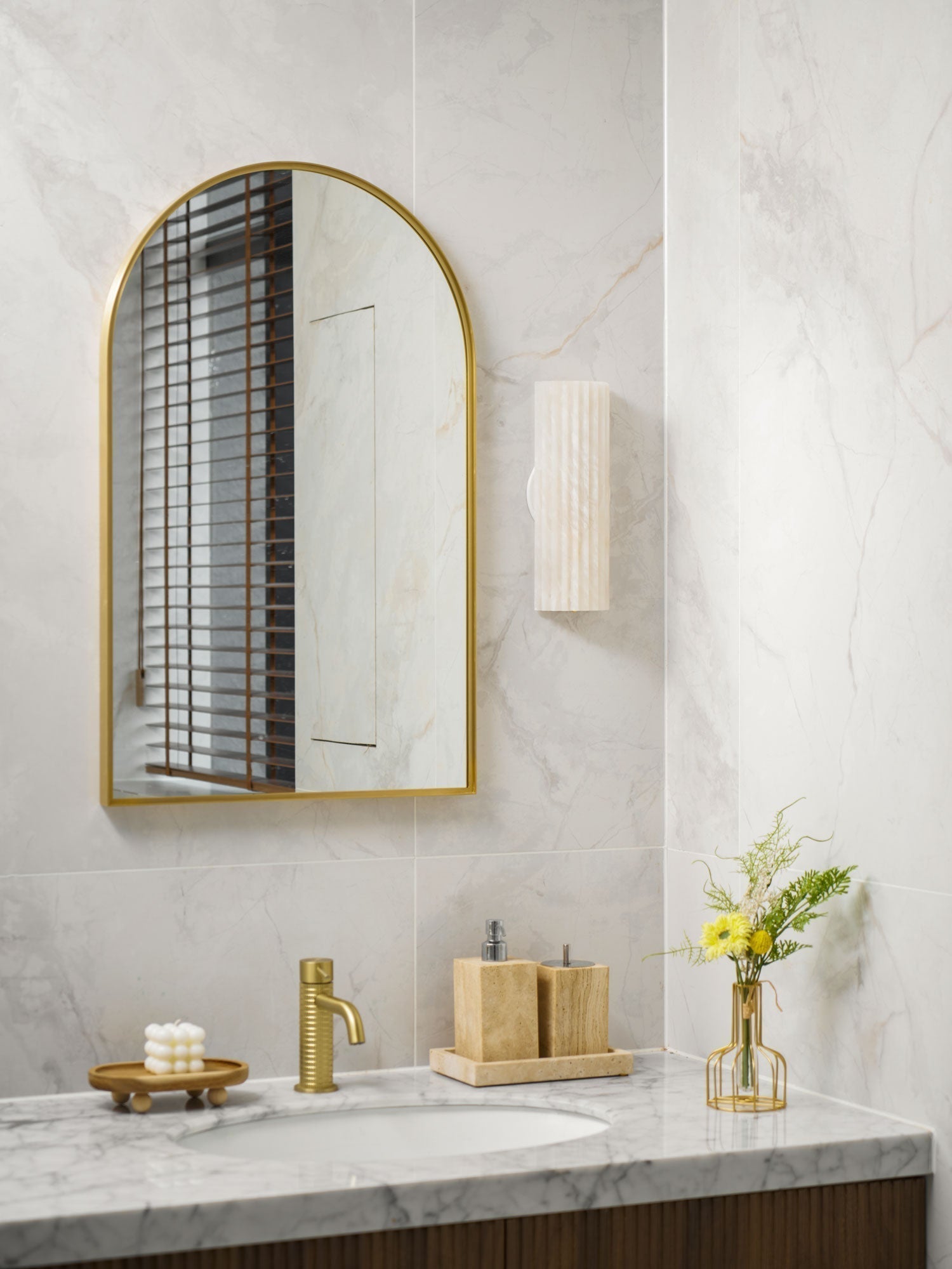 Orcarion Alabaster Wall Lamp - Neutralighting