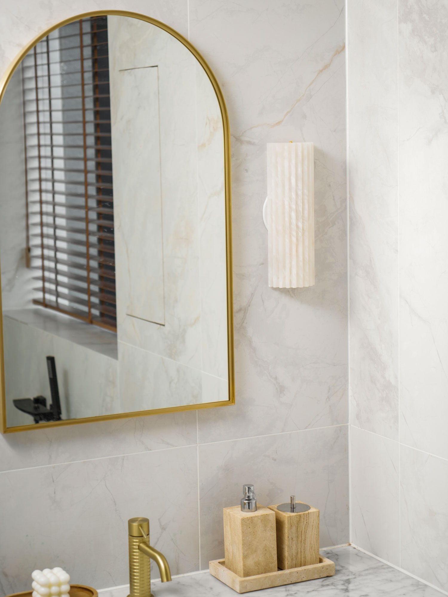 Orcarion Alabaster Wall Lamp - Neutralighting