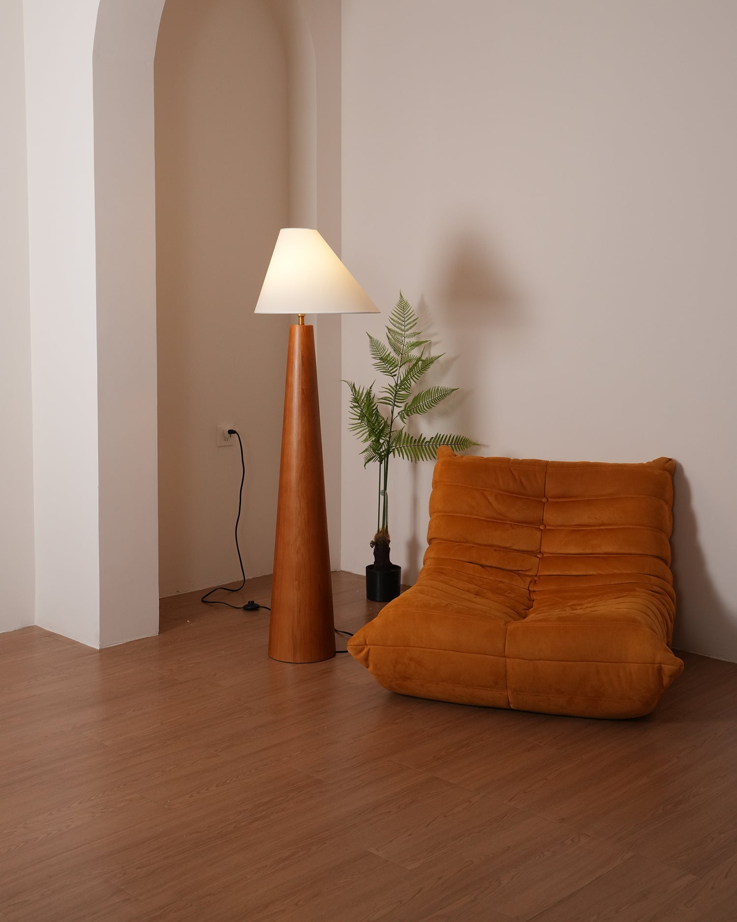 Alvin Floor Lamp - Lamp Copper
