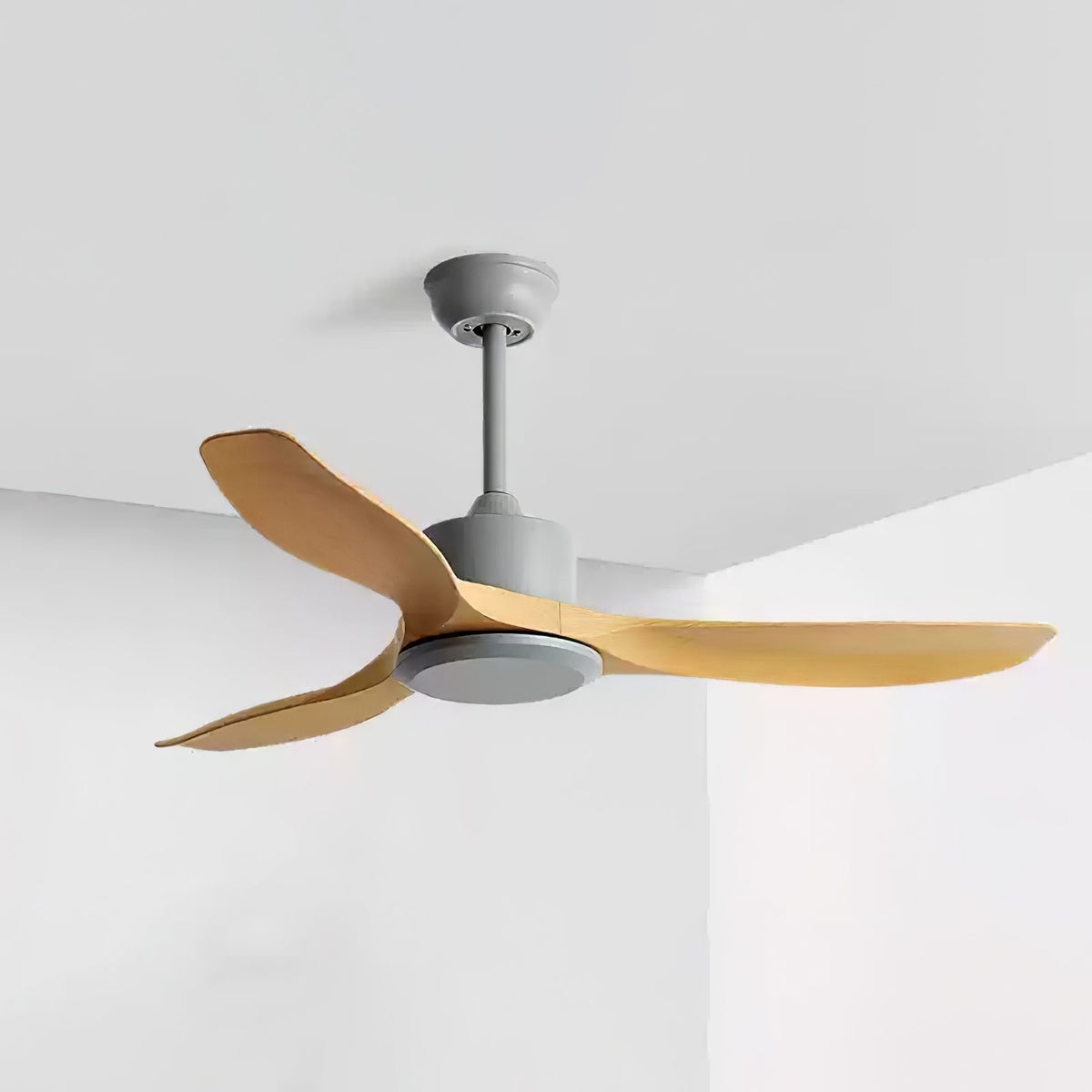 Ventilatore da soffitto Meren Minimalista in Legno che evidenzia il suo design minimalista