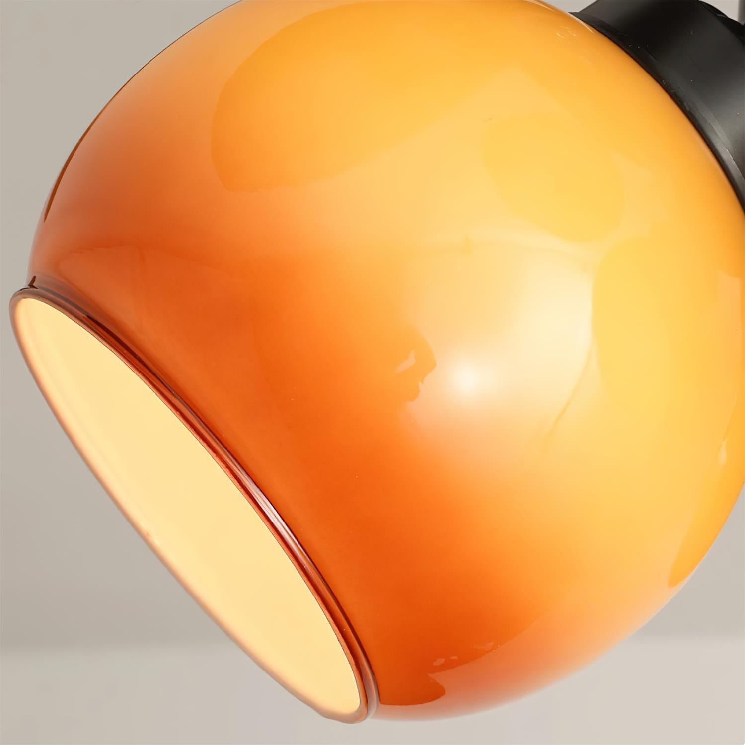 Immagine lifestyle del ventilatore Nerina che fornisce circolazione d'aria e luce