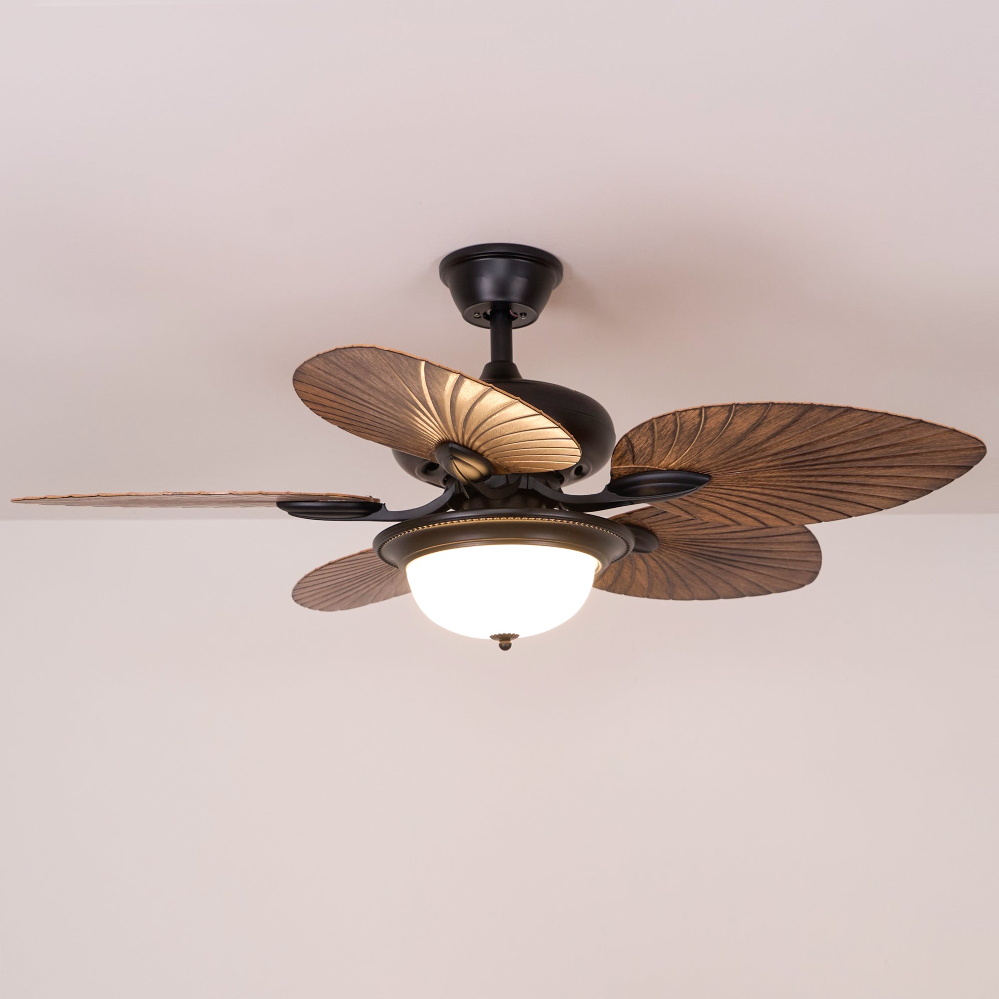 Ventilatore da soffitto Virel Tropicale in legno con luce, luce accesa