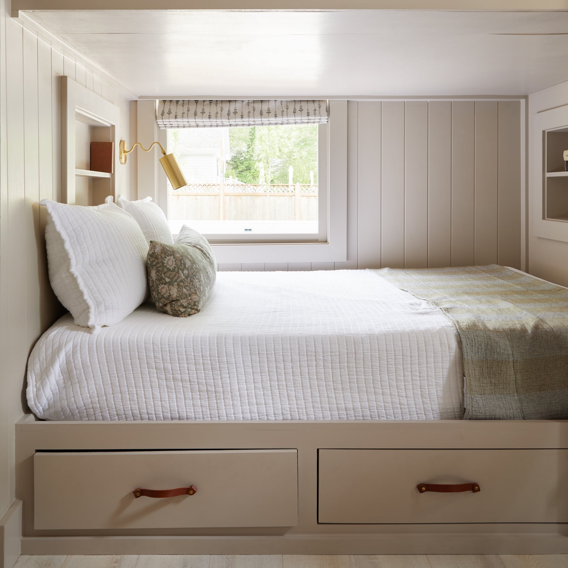 Vatnuvyu Modern Minimalist Fabric Metal Wall Lamp - Lamp Copper