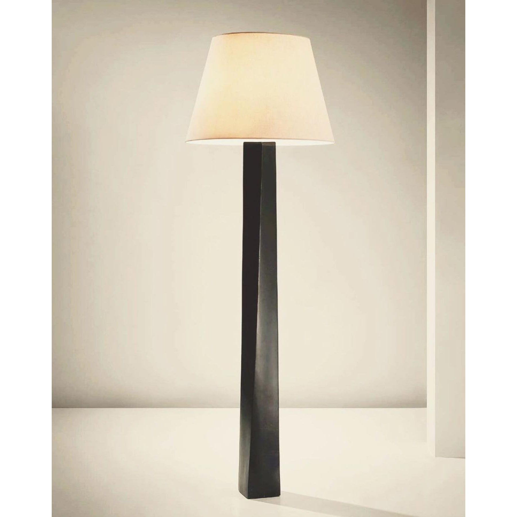Beke Floor Lamp - Lamp Copper
