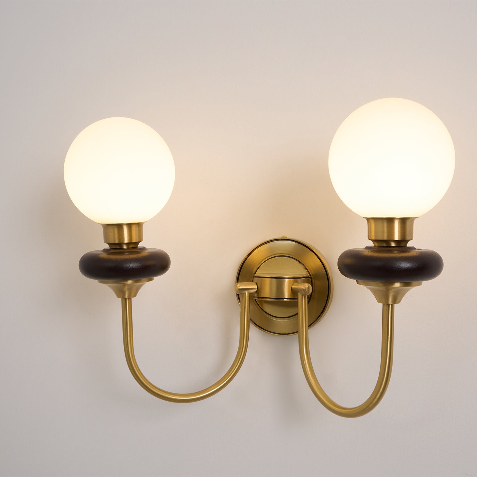 Bellevue Wall Lamp - Blowlighting