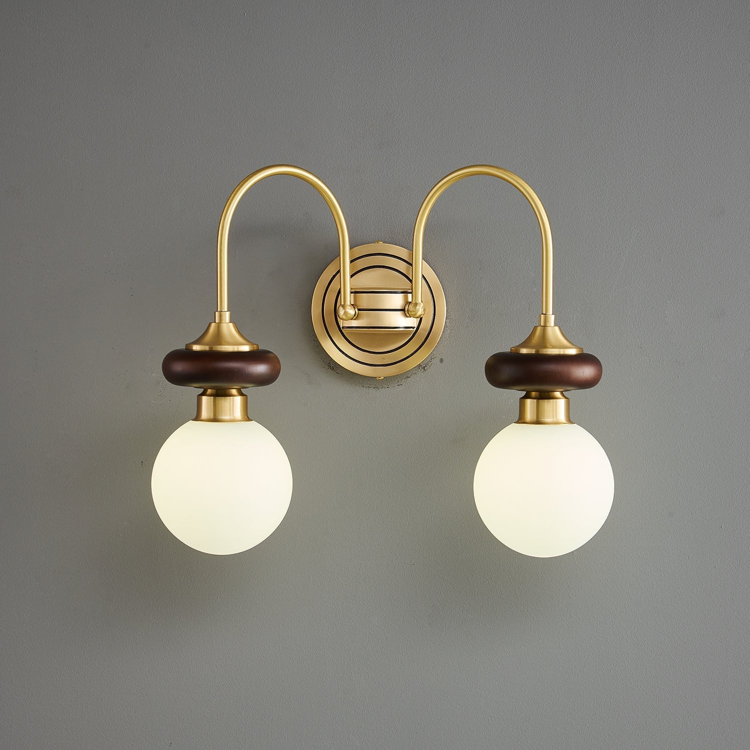 Bellevue Wall Lamp - Blowlighting