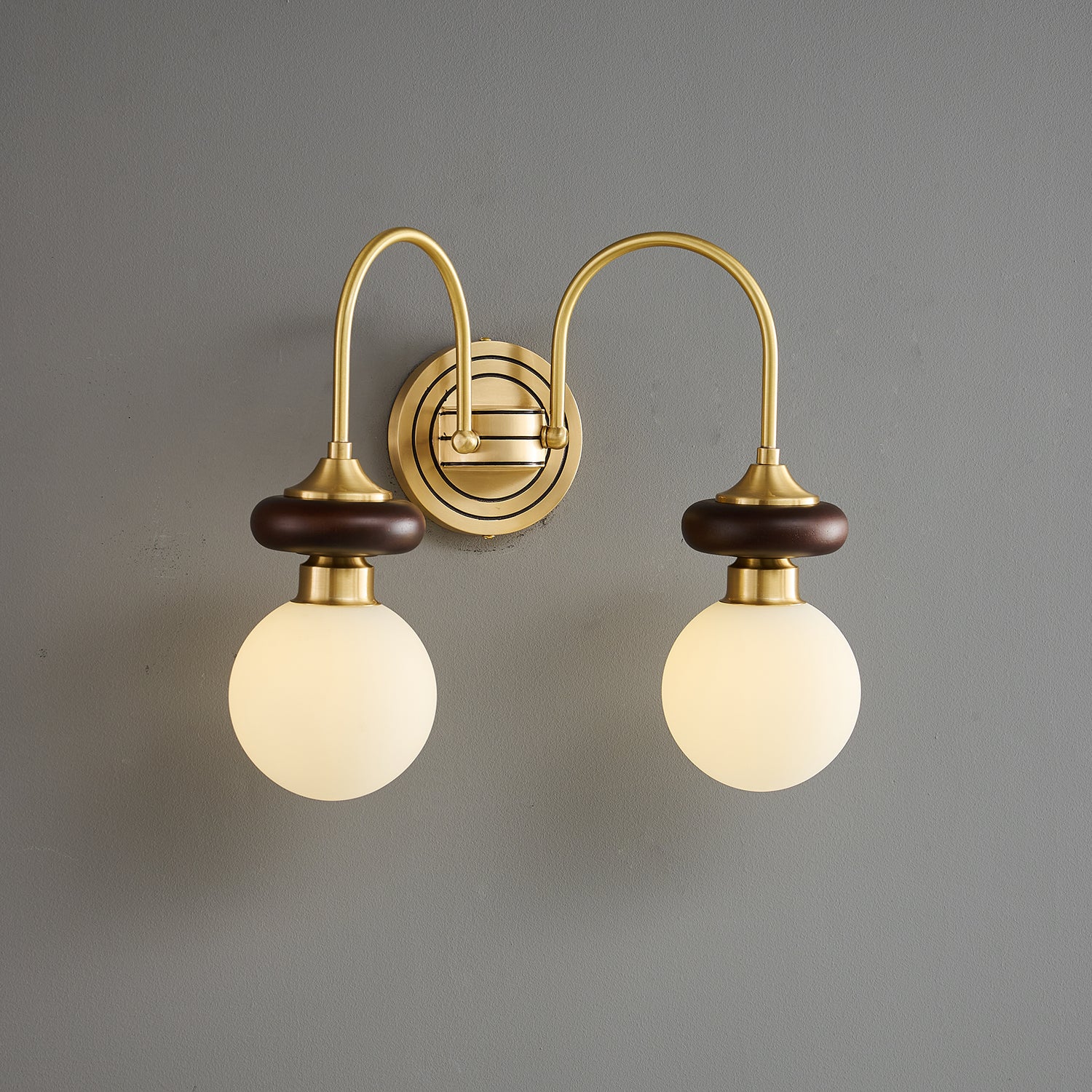 Bellevue Wall Lamp - Blowlighting