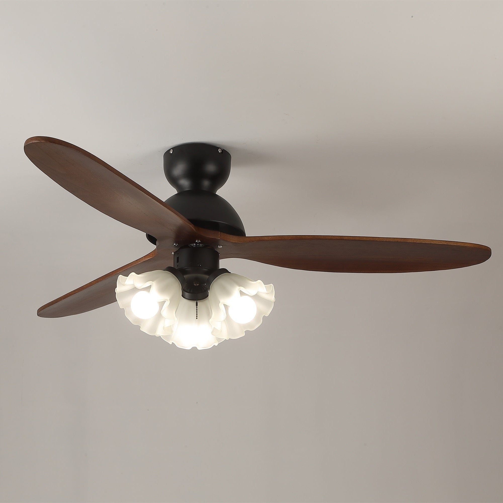 Componenti di imballaggio o installazione per il ventilatore con luce Novrik Air.