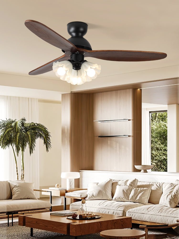 Ventilatore con luce Novrik Air con pale in movimento, che crea flusso d'aria.
