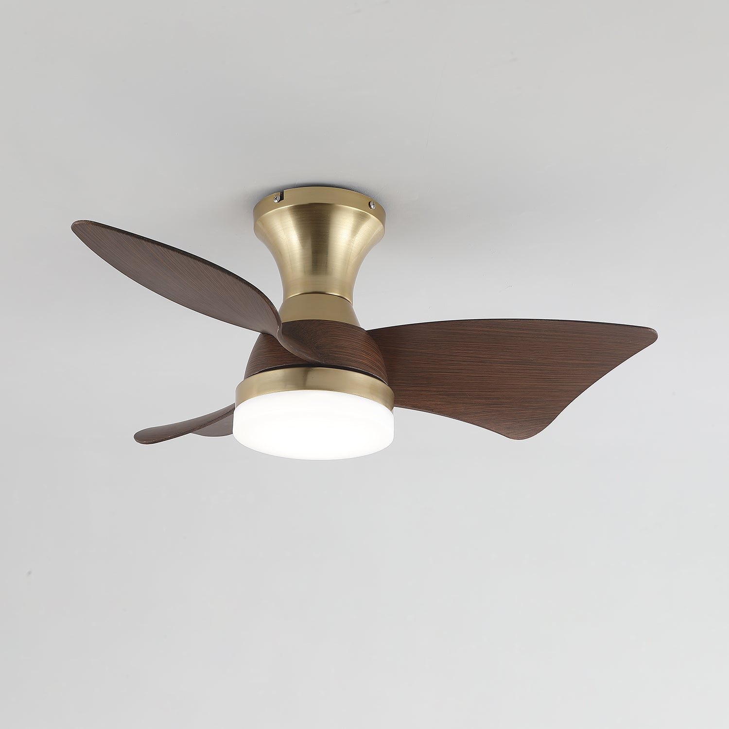 Vista dall'alto del ventilatore da soffitto Aureon con luce